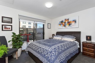 Bedroom 1 (2017-11-15)