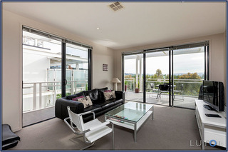 Lounge room (2013-01-15)