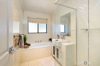 Main Bathroom (2016-12-08)