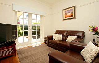 Lounge (2010-07-19)