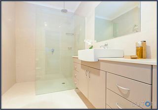 Ensuite (2012-05-08)