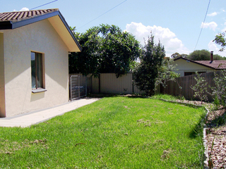 Rear garden (2005-11-03)
