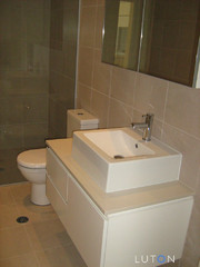 Bathroom (2017-07-14)