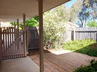 Front Courtyard (2013-11-01)