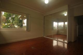 8a McKenzie Avenue Wollongong - Bedroom (2015-03-26)