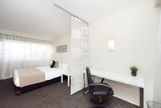 1 Bedroom - McMillan Gardens, Griffith (2014-01-03)