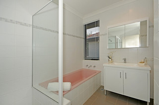Bathroom (2010-08-26)