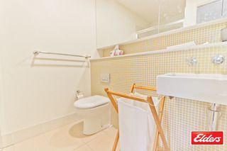 Bathroom (2013-02-15)
