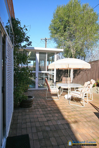 Courtyard (2006-09-07)
