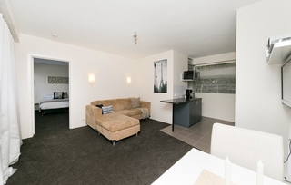 1 Bedroom - McMillan Gardens, Griffith (2014-01-03)