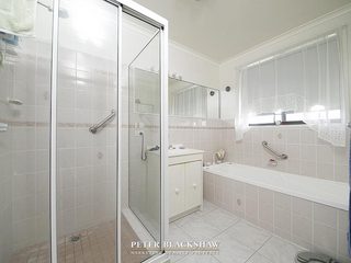 Bathroom (2007-03-01)