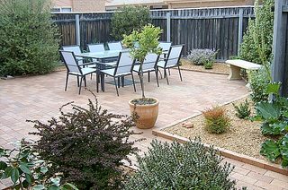 Courtyard (2004-11-04)