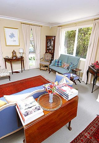 Formal lounge (2004-10-14)