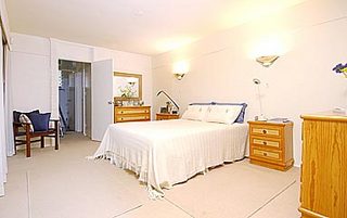 Master bedroom (2004-02-25)