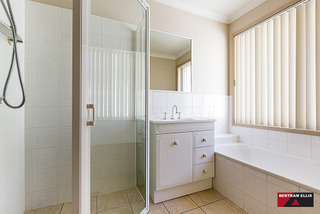 Bathroom (2014-11-05)