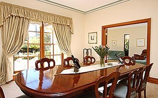 Dining (2004-05-14)