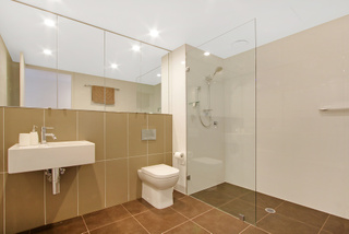Bathroom (2015-03-16)