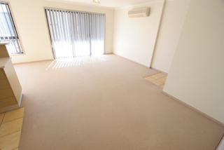 Lounge Room (2014-08-07)