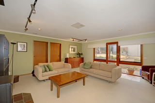 Lounge Room (2010-06-25)