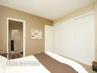 Bedroom (2011-04-15)