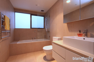Bathroom (2015-07-24)