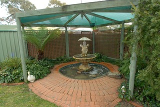 Water feature (2006-08-11)