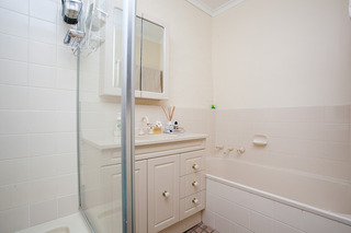 Bathroom (2014-06-17)
