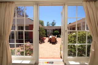 Bed 1 to courtyard (2010-10-20)