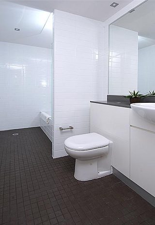 Bathroom (2005-02-09)
