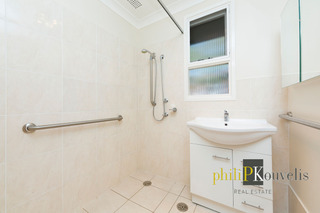 Bathroom (2014-07-16)