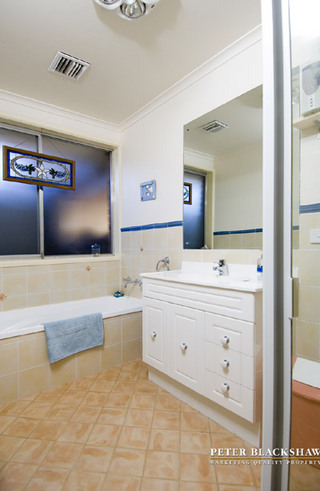 Bathroom (2006-08-23)