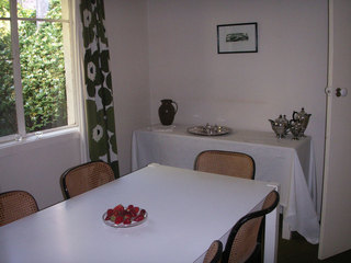 Dining (2006-11-02)