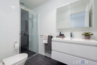 Main Bathroom (2018-09-05)