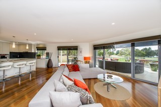 Lounge Room (2013-10-16)
