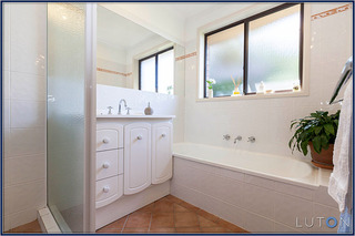 Bathroom (2012-12-20)