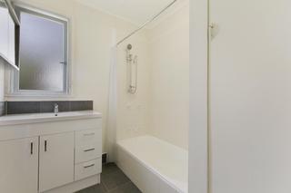Bathroom (2015-12-01)