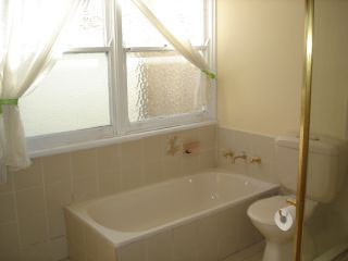Bathroom (2006-04-03)