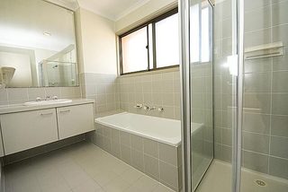 Bathroom (2012-03-15)