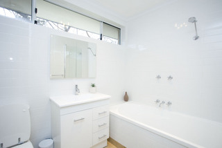 Bathroom (2009-07-20)