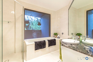 Bathroom (2015-08-19)