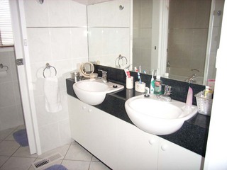 Bathroom (2006-06-10)