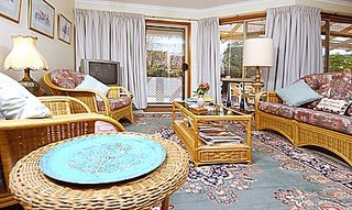Family room (2004-05-19)