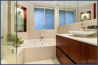 Bathroom (2013-06-03)