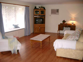 Lounge (2004-05-12)