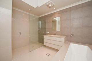 Bathroom (2010-06-15)