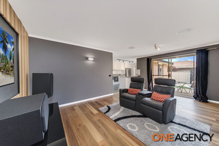 Family Room (2015-10-21)