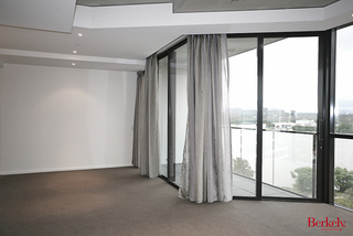 Living Room (2010-11-20)