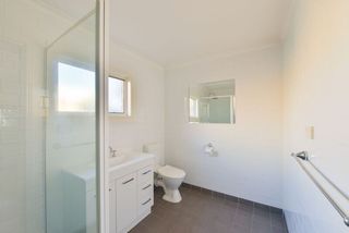 Renovated bathroom, 36 Darling St Tamworth NSW 2340 (2017-06-23)