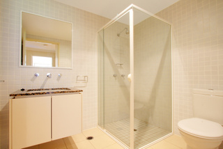 Bathroom (2014-07-25)