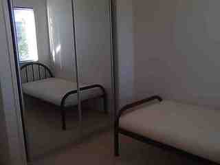 Bed 2 (2009-12-10)